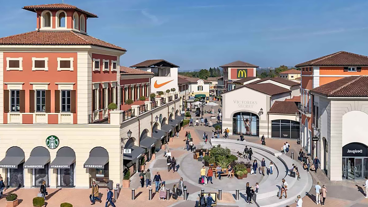 Serravalle retail streets and central square